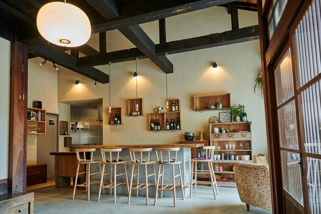 隠岐の島　宿泊施設　リノベーション事例　古民家改修　起業　リフォーム