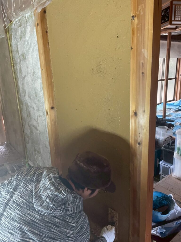 【古民家再生】捨てればゴミ、活かせば資源。解体した土壁を「練り直し」て再利用する方法 土壁の塗りかた 作り方 DIY 中練り